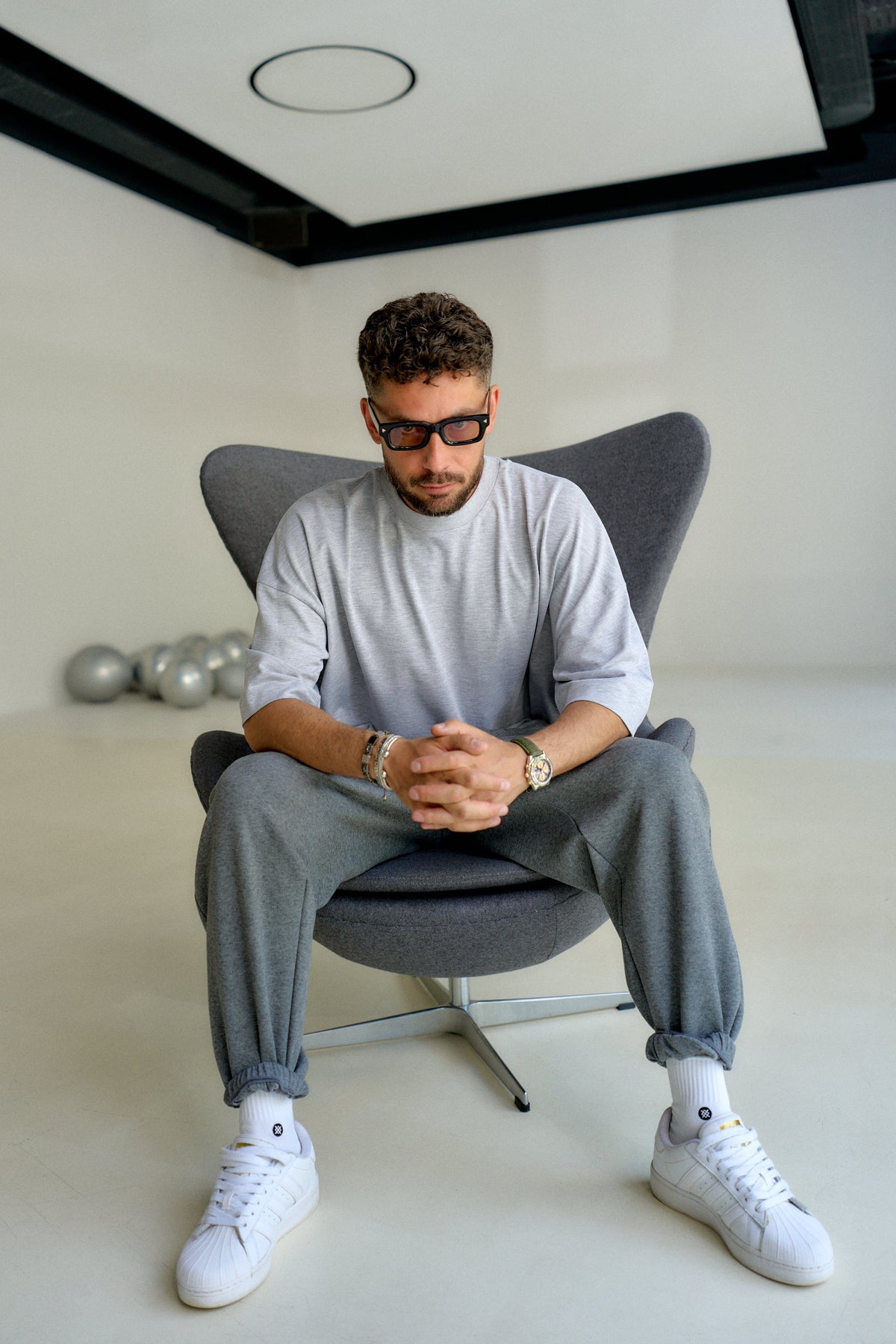 Lifestyle grey T-shirt 1