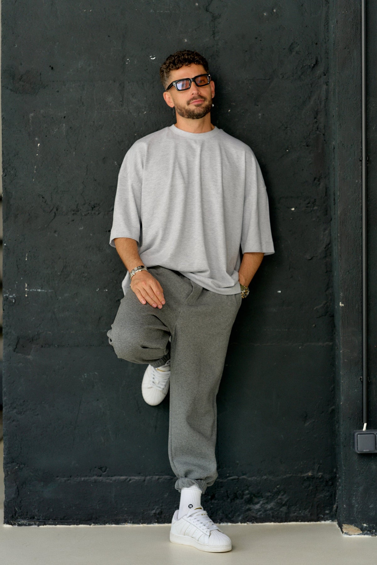 Lifestyle grey T-shirt 6
