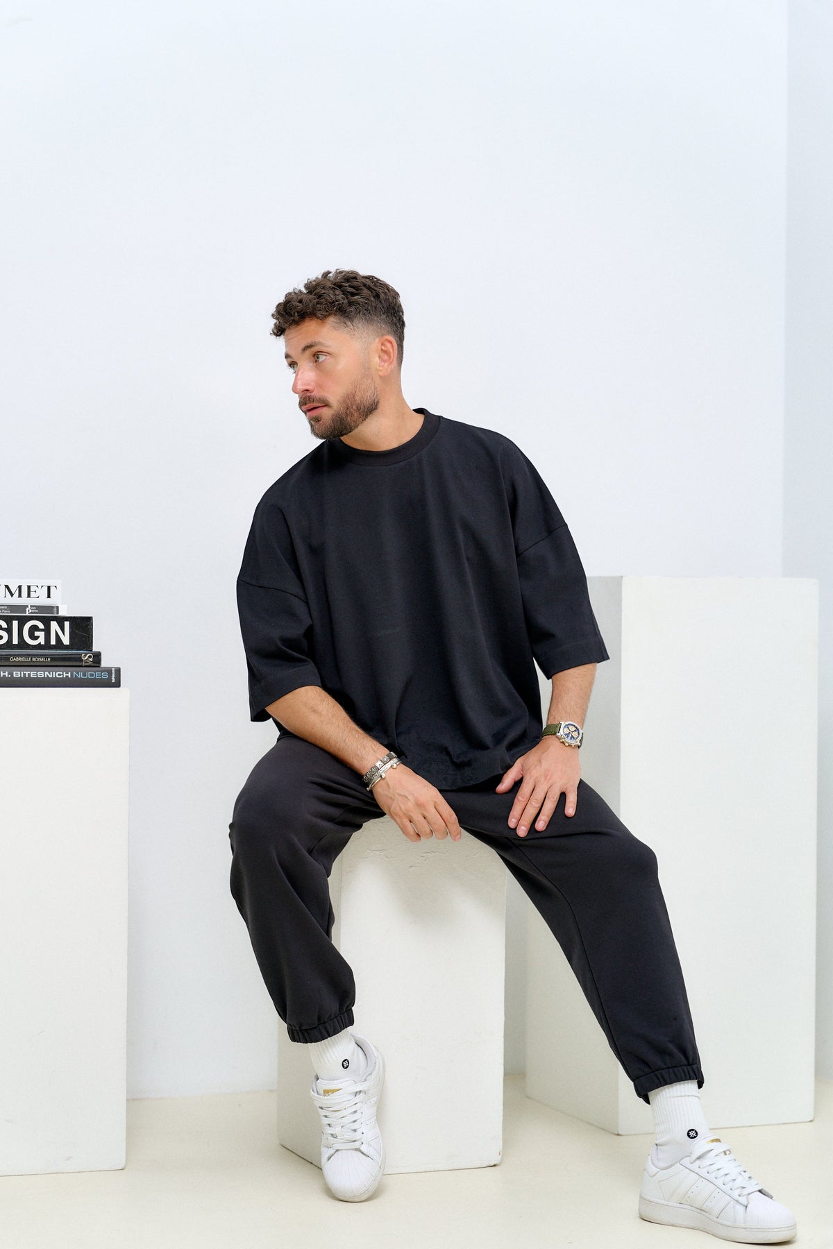 Lifestyle black T-shirt 4